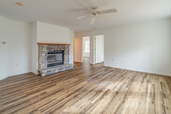 Building Photo - 172 Moffitt Rd