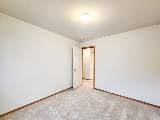 Building Photo - Lake Stevens 4-bed