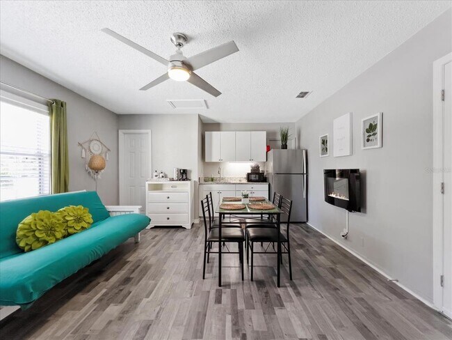 Building Photo - 3801 1st Ave S