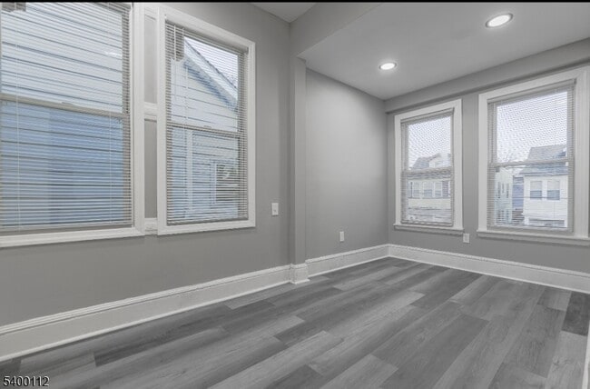 Building Photo - 89 Sheridan St