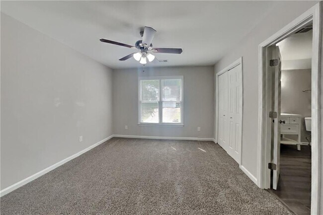 Building Photo - 704 Kirkwood Cir
