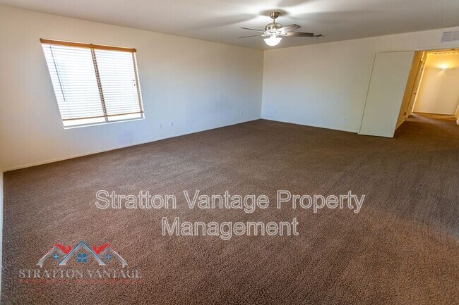 Building Photo - 2234 W Pima Ave