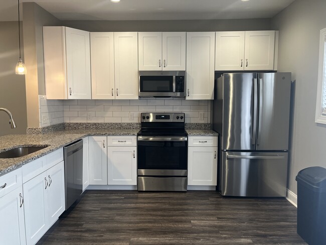 Building Photo - 77 Emanuel Ct