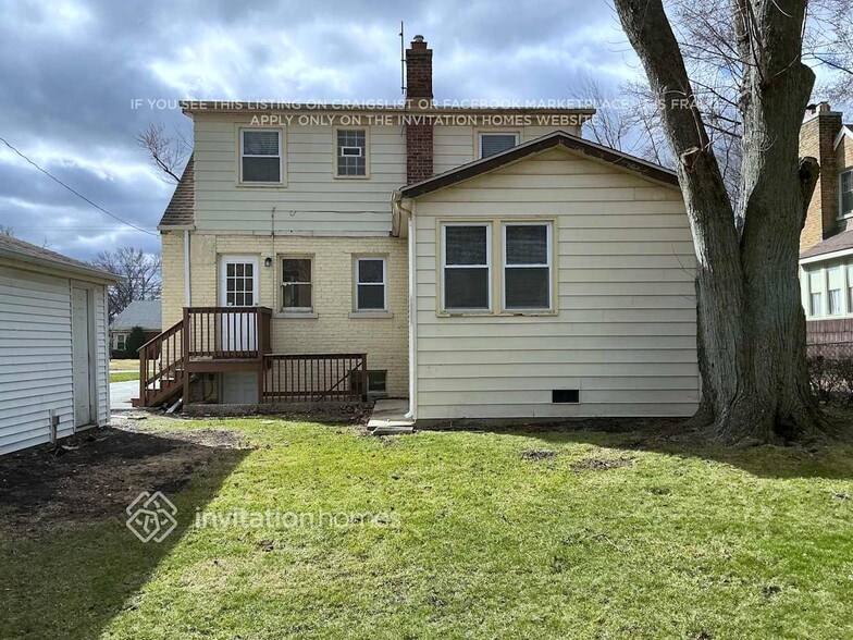 Building Photo - 1808 W 187th St