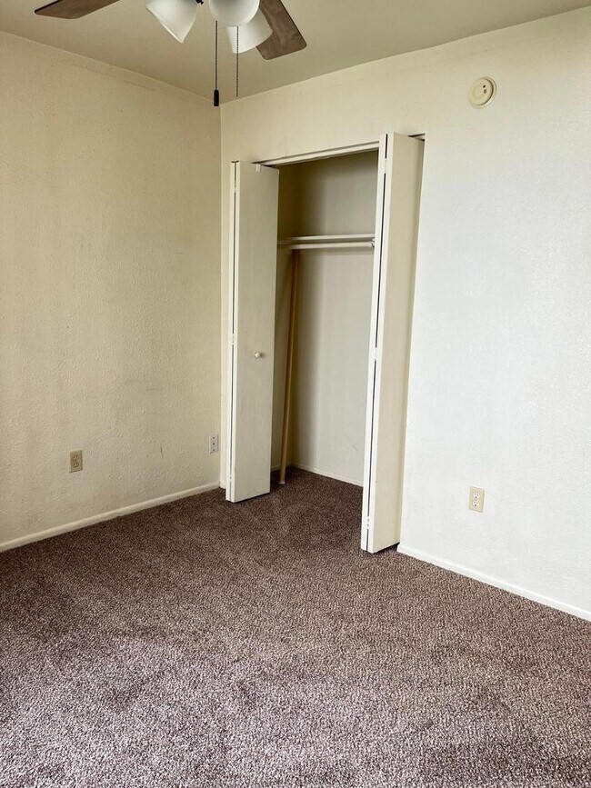 Building Photo - 3119 W Cochise Dr