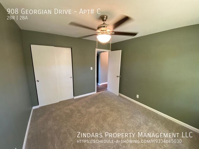 Building Photo - newly remodeled 2 bedroom 1.5 bath apartme...