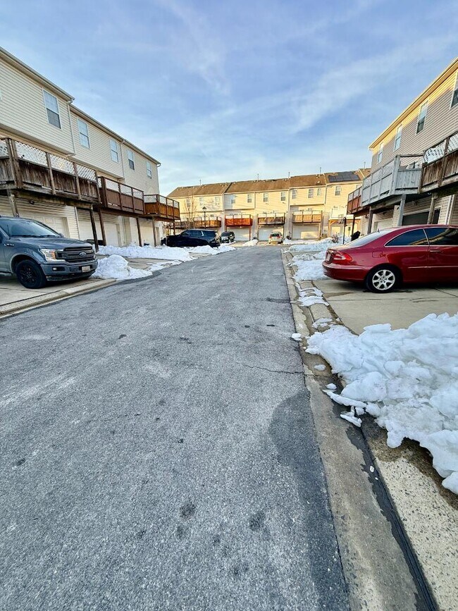 Building Photo - 838 Lowe Rd