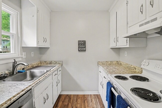Building Photo - Beautiful 3 Bedroom Home in North Chesterfield ***Available Early July 2026***