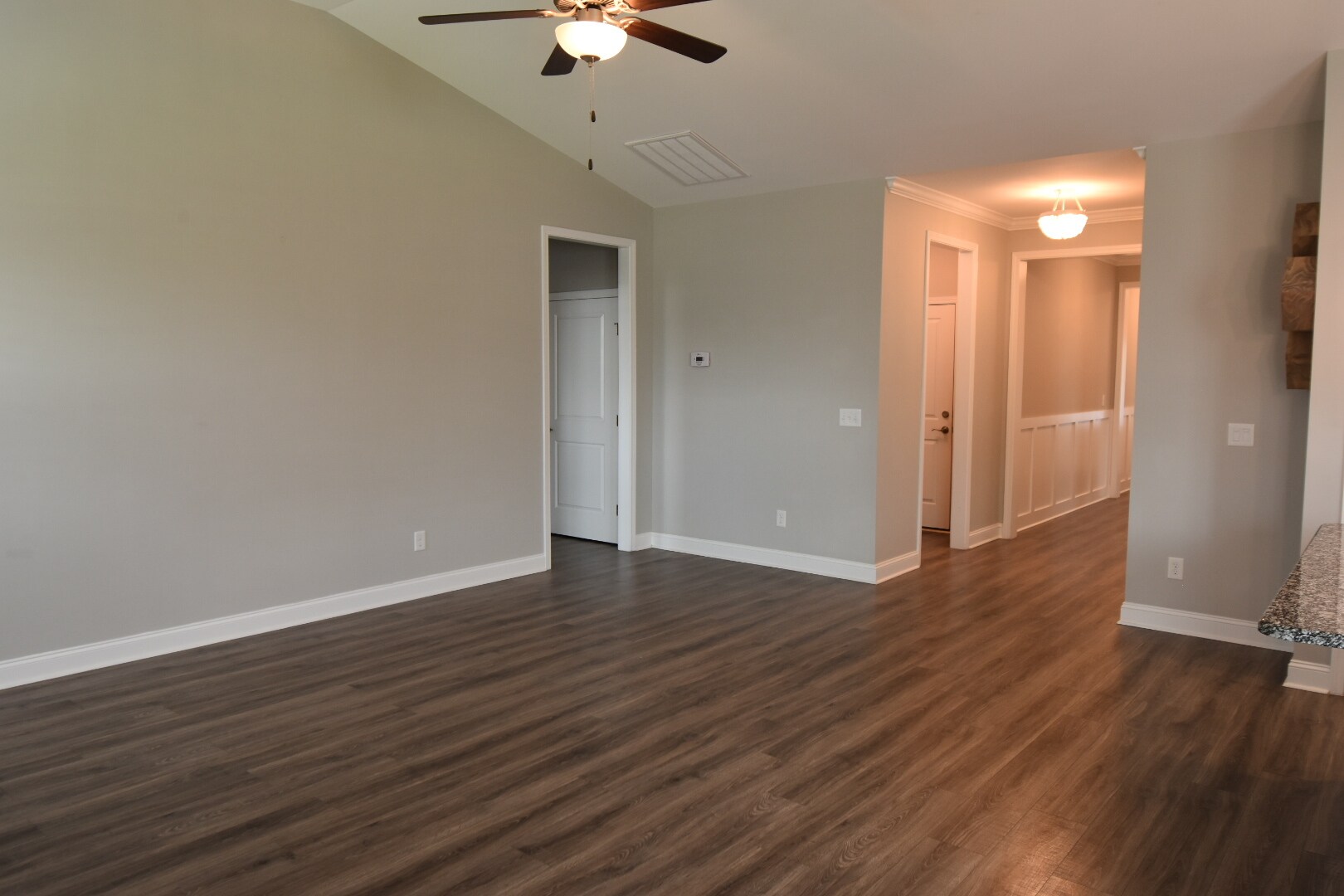 Building Photo - 3005 Primrose Ln