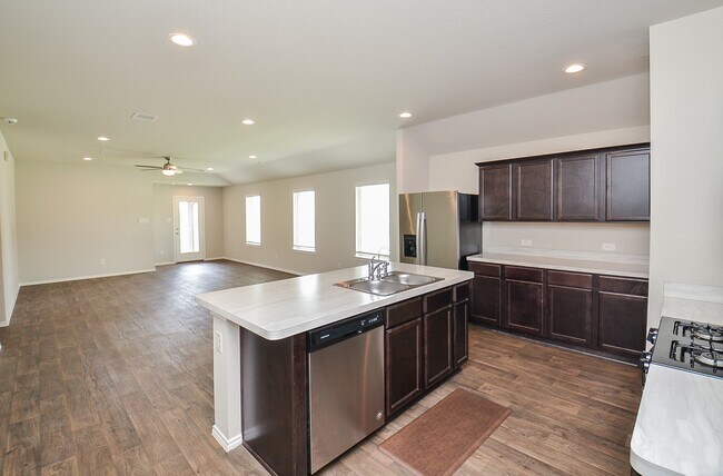 Building Photo - 5539 Kingston Crst Ln