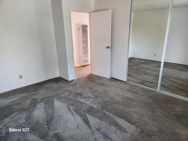Building Photo - 828 Carlita Cir