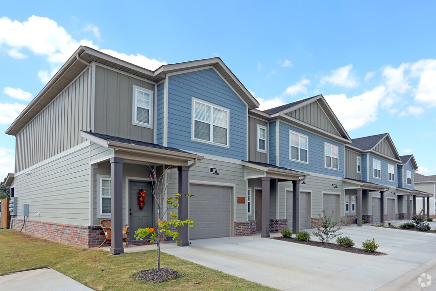 Primary Photo - Towne Park Apartments