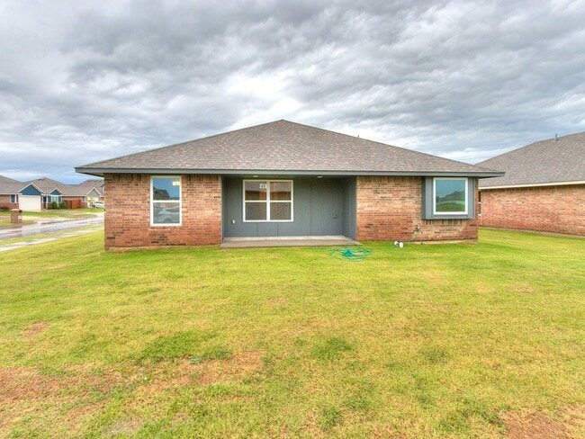 Building Photo - 1ST MONTH FREE