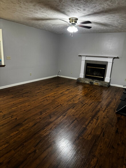 Building Photo - 366 Woodberry Cir