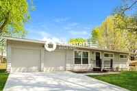 Building Photo - 2307 NE 60th Terrace