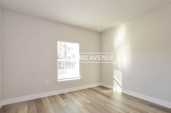 Building Photo - 9 Selden Ct