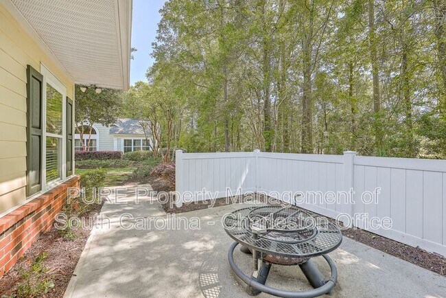 Building Photo - 8800 Dorchester Rd