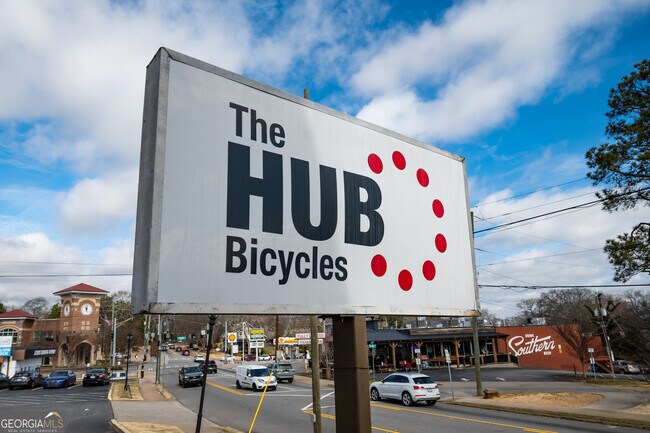 Building Photo - 118 University Dr