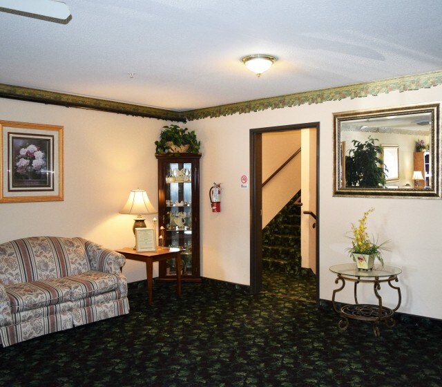 Profile Cover Mobile - Sunset Village Apartments