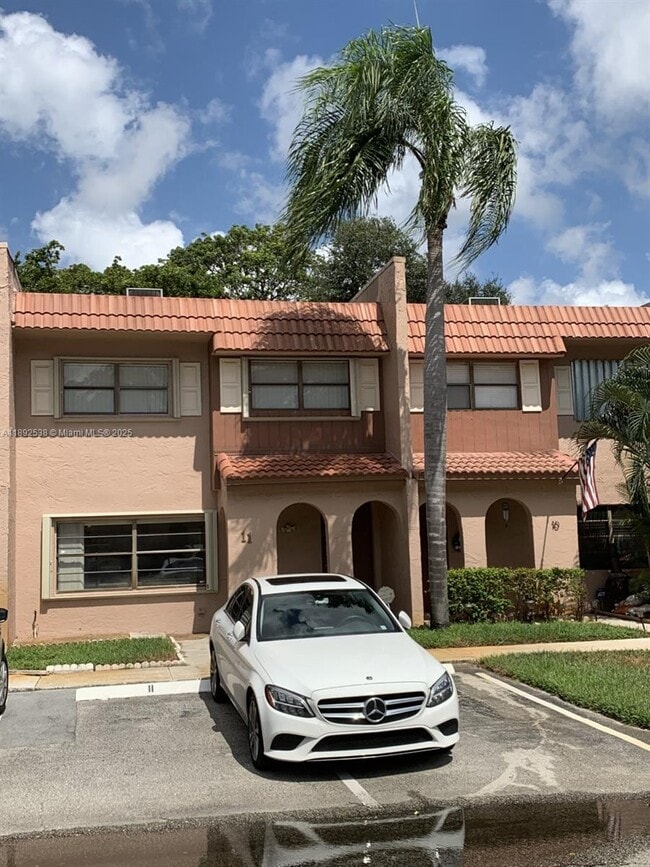 Building Photo - 11 Madrid Ln