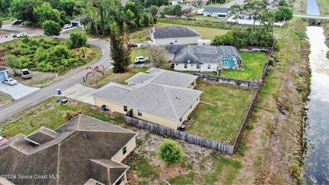 Building Photo - 992 Coquina St SE