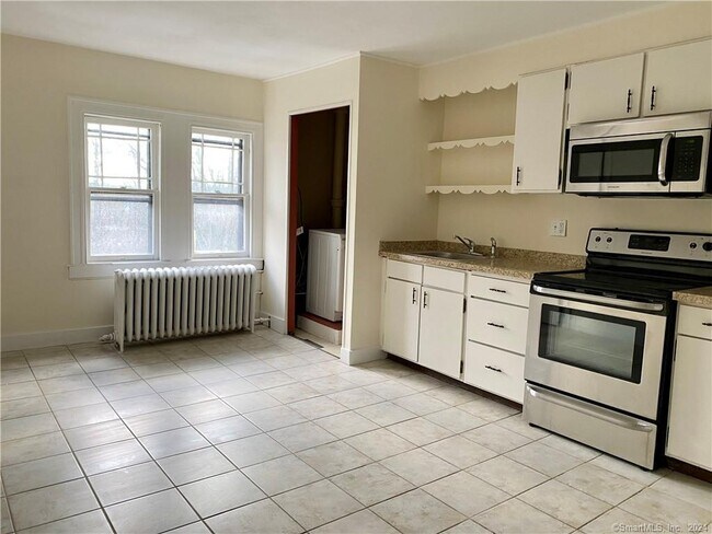 Building Photo - 242 S Main St