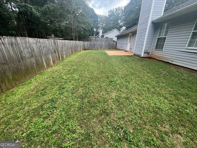 Building Photo - 545 E Country Woods Dr