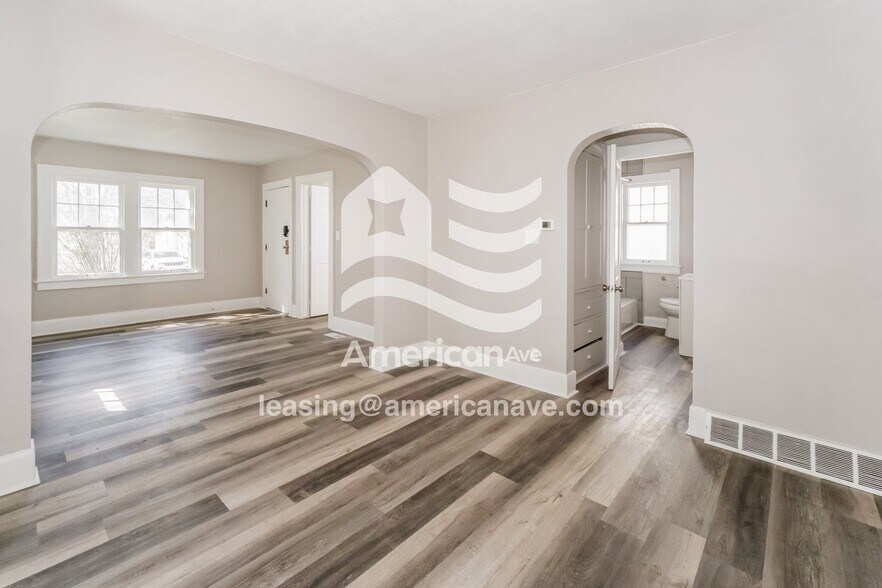 Building Photo - 1930 Loxley Rd