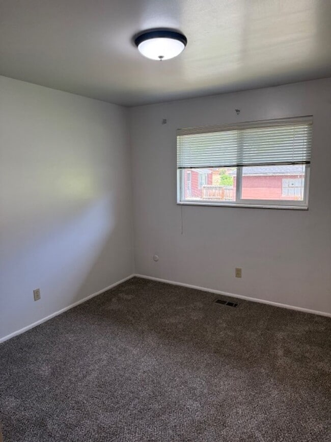 Building Photo - 2583 N 550 E