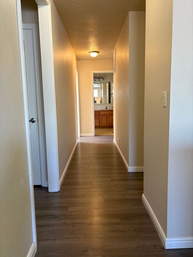 Building Photo - "Luxury Living: Stunning home with marble counter tops & Fireplace!"