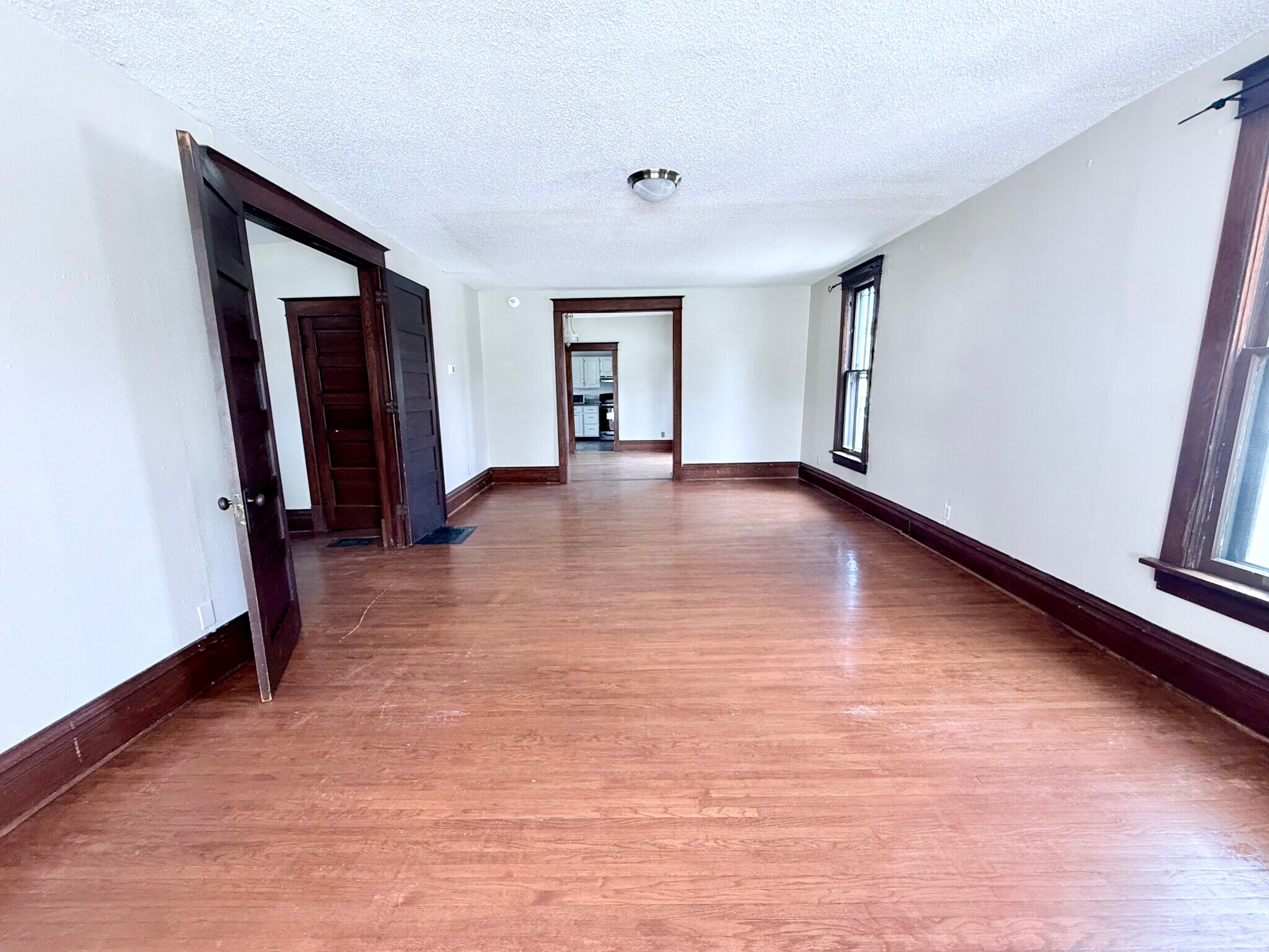 Living Room - 615 W 2nd St