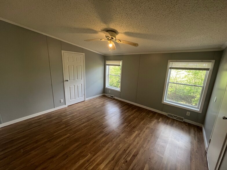 Building Photo - 1802 E Willard St