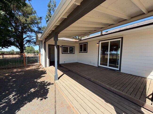 Building Photo - 27840 7 Mile Ln