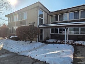 Building Photo - 19131 Lahser Rd