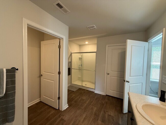 Building Photo - Fully Furnished - Move in Ready - Less than 12 month lease in SNEADS FERRY