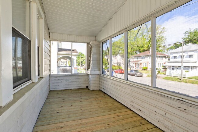 Building Photo - 740 29th St
