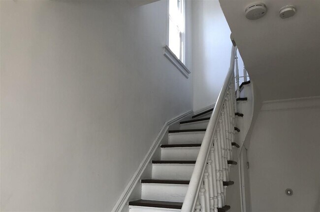 Building Photo - 1218 79th St