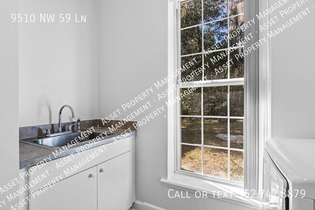 Building Photo - 9510 NW 59 Ln