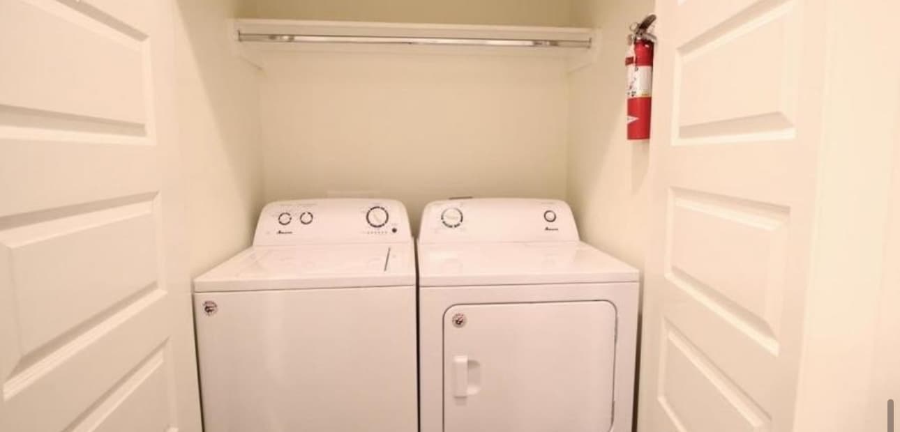 Building Photo - 2005 Jackson St