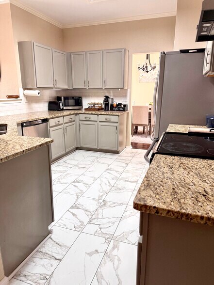 newly renovated kitchen - 9163 Timber Rnch