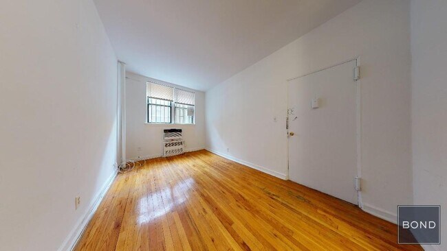 Building Photo - 502 E 88th St