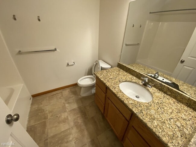 Building Photo - 3 br, 2.5 bath Townhome - 2112 Liberty Hts