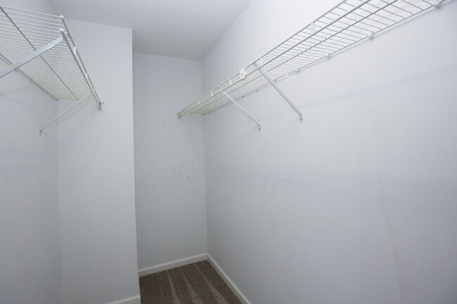 Building Photo - Charming 3 Bedroom, 2,5 Bath home with hug...