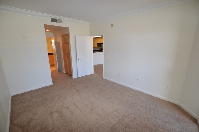 Building Photo - Unfurnished Meridian Luxury 1 Bed | 1 Ba C...