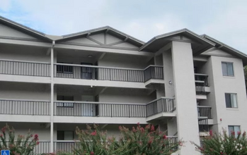 Building Photo - Updated 2-Bedroom Lake Lotus Club Condo wi...