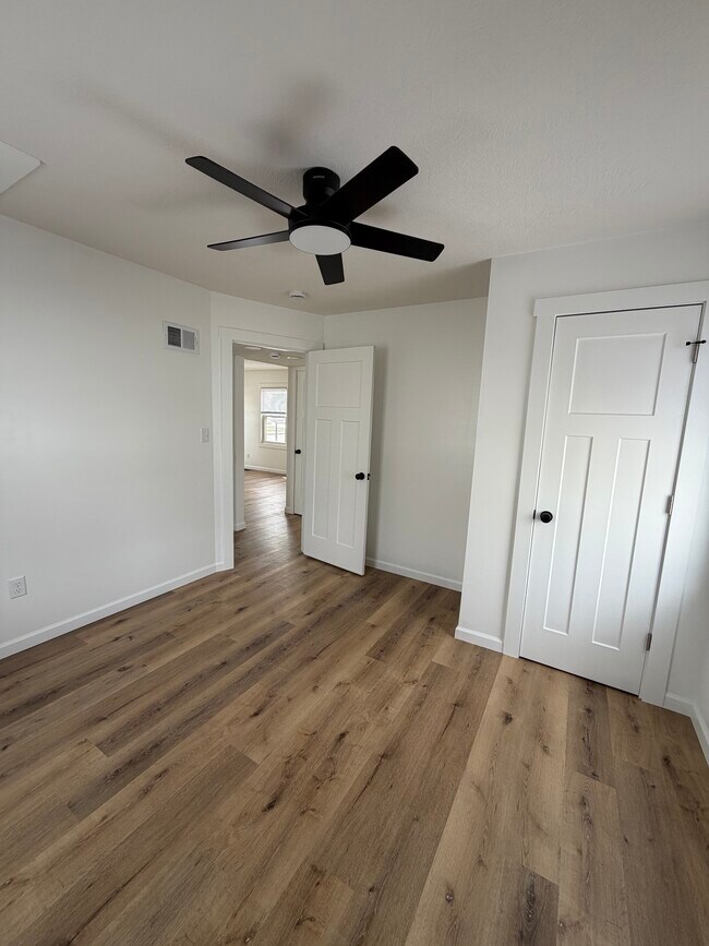 Building Photo - Fairoaks - 2 Bedroom