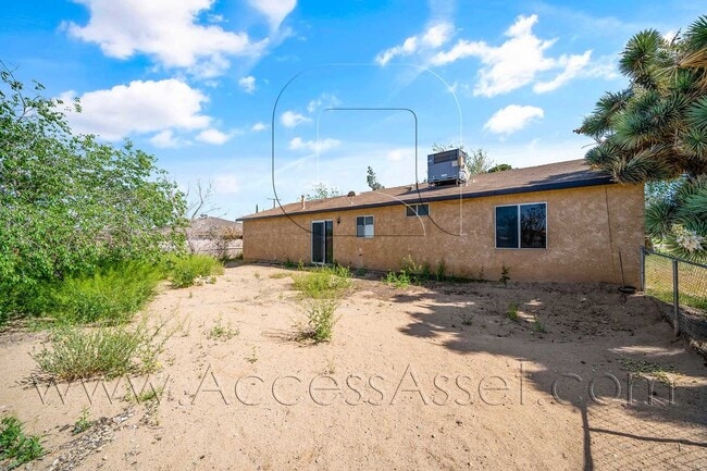 Building Photo - Single-Story 3BR Home with Garage & Fully Fenced Yard