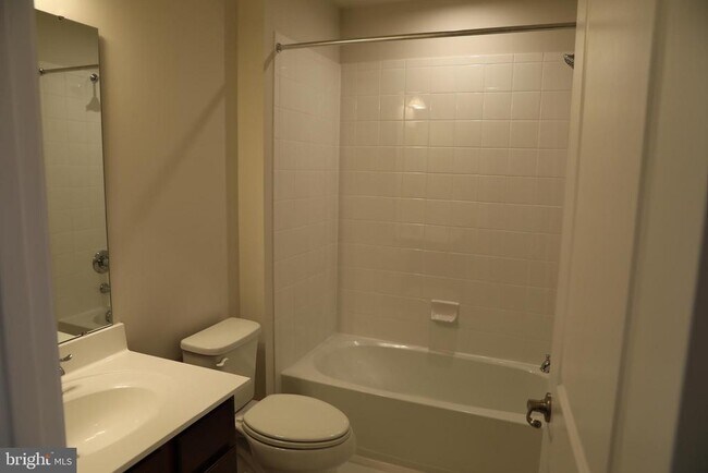 Building Photo - 172 Mulberry Dr