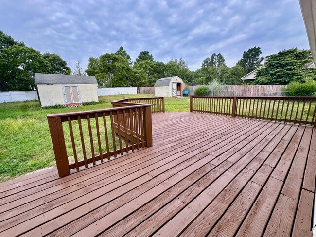 Building Photo - 228 Northview Dr