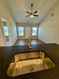 Building Photo - 103 Star Gazer Dr